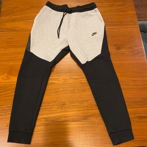 Nike tech sweatpants. Color block dual tone black and grey. Like new joggers